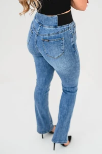 X432 Niebieskie jeansy damskie dzwony SEPATI – spodnie flare z wysokim stanem i szeroką gumą modelującą talię, wyszczuplające brzuch, rozmiary S–XL