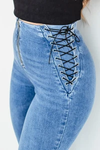 X440 Klasyczne niebieskie jeansy damskie SEPATI – dopasowane spodnie flare / dzwony bootcut z wysokim stanem i wiązaniem po bokach wyszczuplającym talię, rozmiary S–XXL